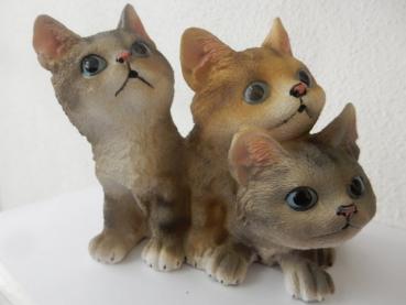 Figur 3 Katzen kuschelnd hellgrau und braun