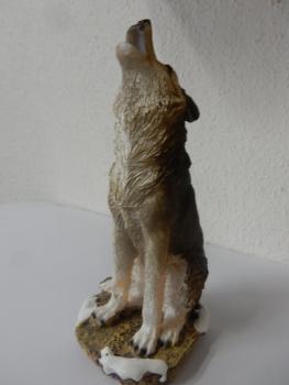 Figur heulender Wolf im Sitzen1