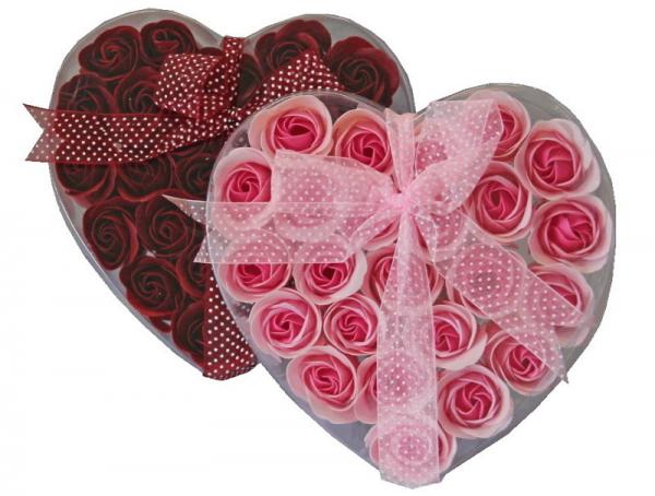 Herzbox mit 24 Baderosen pink